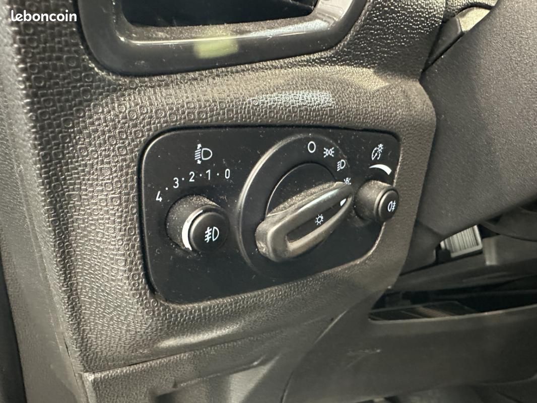 Ford EcoSport TDCi 95 Titanium (image 12)
