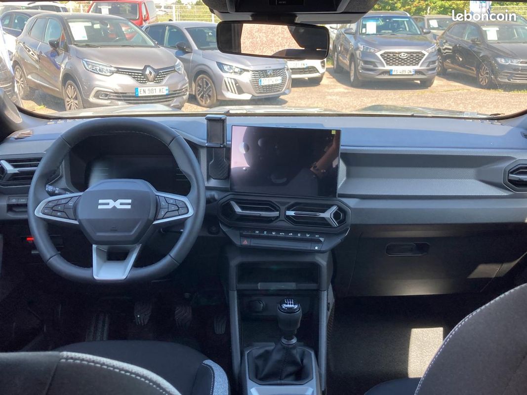 DACIA DUSTER 1.2 mild hybrid 140 journey (image 10)