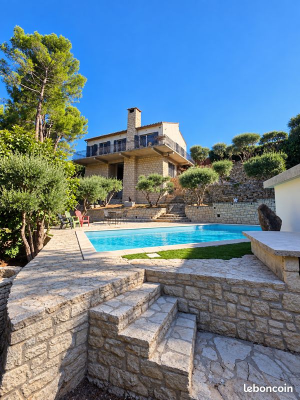 Maison 6 pièces 158 m² · à Carpentras · 158 m² · 619 000 €