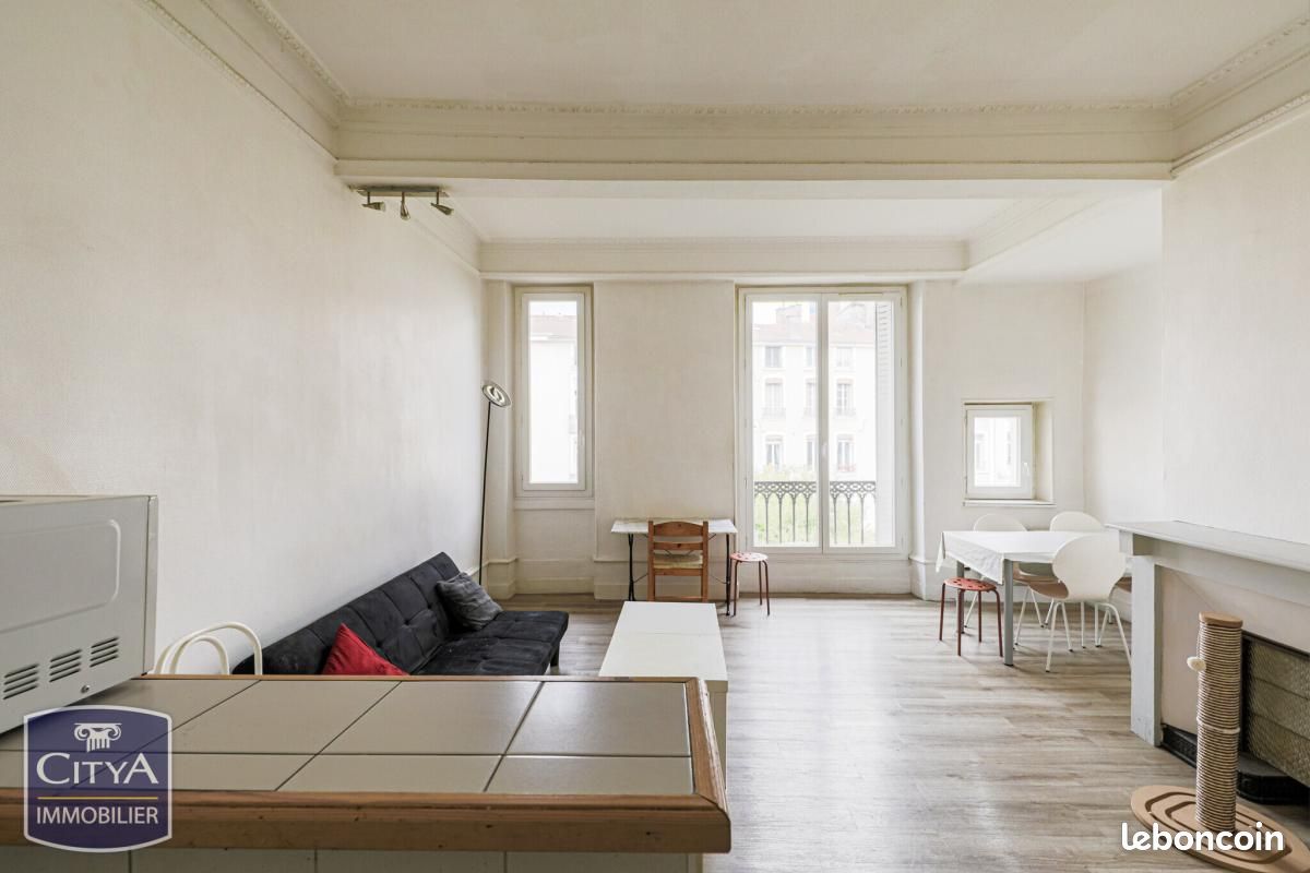 Appartement 4 pièces 64 m² · à Grenoble · 64 m² · 185 000 €