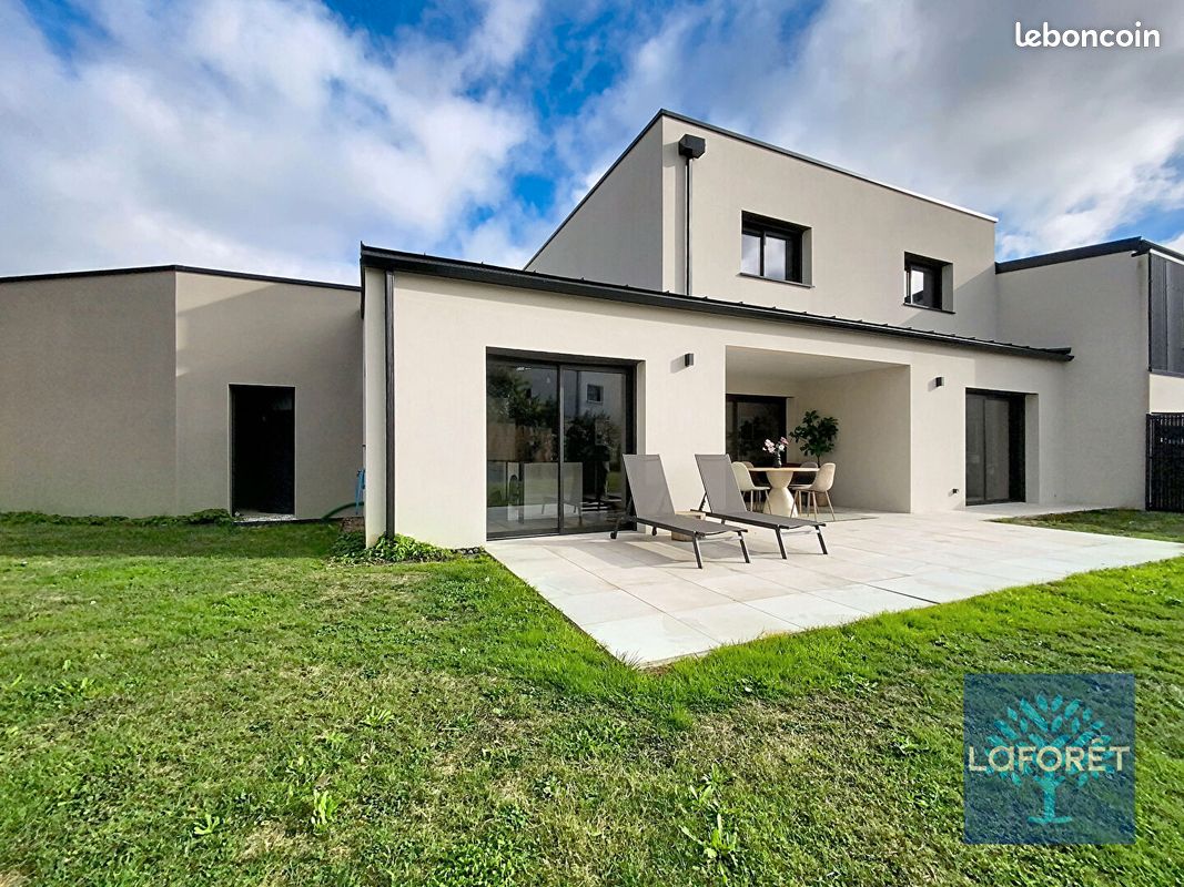 Maison 6 pièces 135 m² · à Crevin · 135 m² · 370 800 €