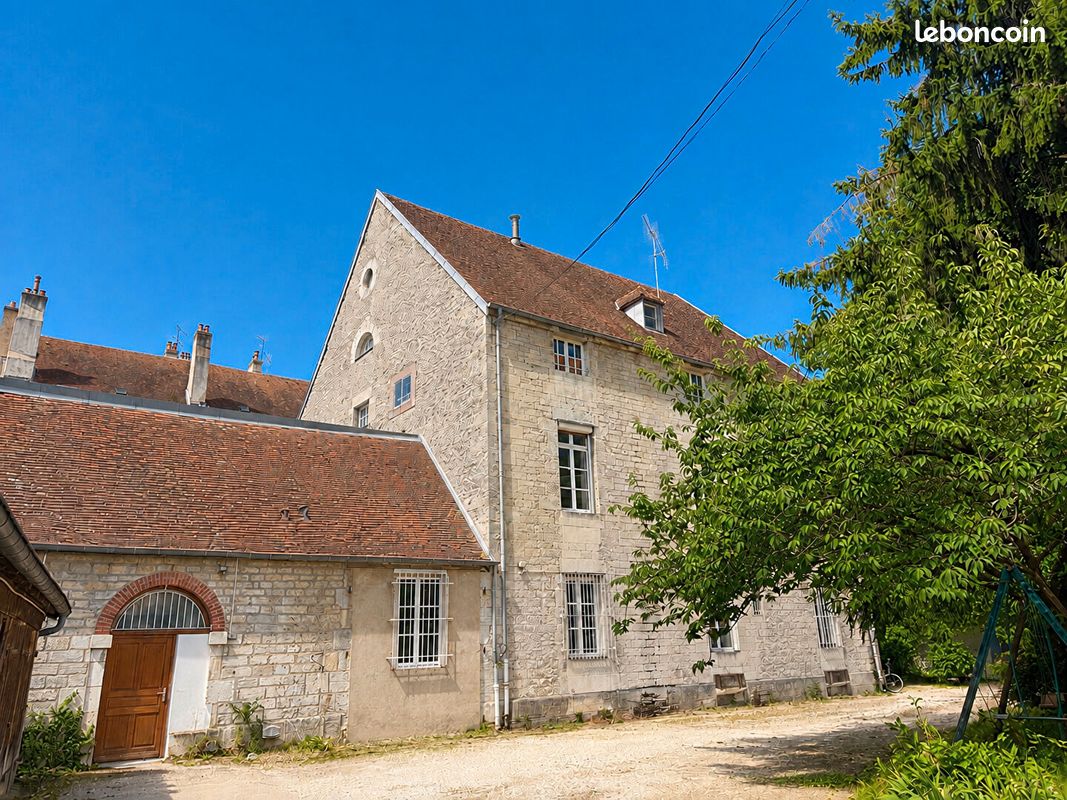 Immeuble 18 pièces 541 m² · à Besançon · 541 m² · 850 000 €