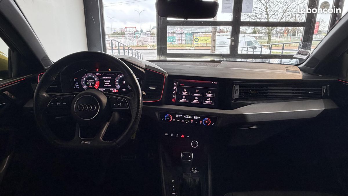 AUDI A1 Sportback 40 TFSI 200 ch S tronic 6 S Line (image 14)