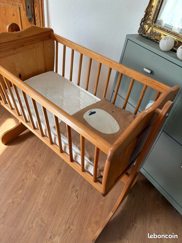 Lit Bébé en bois (image 7)