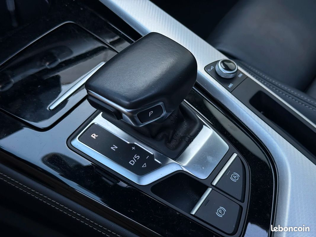 Audi A5 40 TDI quattro Avus Pack S-line / entretien Audi / Attelage électrique + toit ouvrant (image 23)