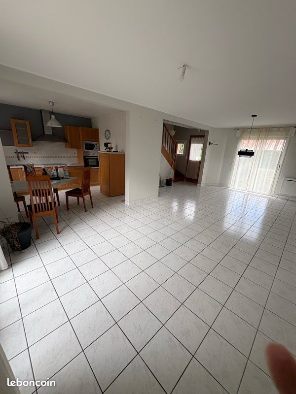 Maison 5 pièces 100 m² · à Guignen · 100 m² · 1 000 €/mois