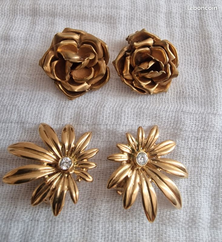 Boucles d'oreilles clip en plaqué or avec fleur de perle de culture vintage des années 1960 - France