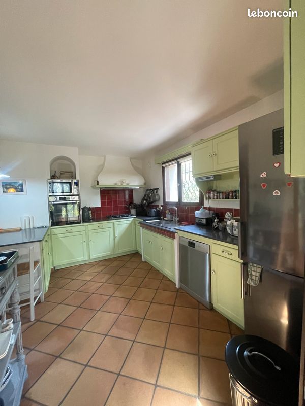 Maison 8 pièces 220 m² · à Saint-Savournin · 220 m² · 780 000 €