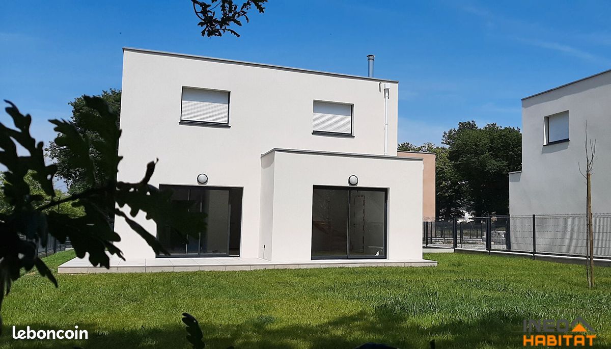 Maison 6 pièces 145 m² · à Crevin · 145 m² · 1 725 €
