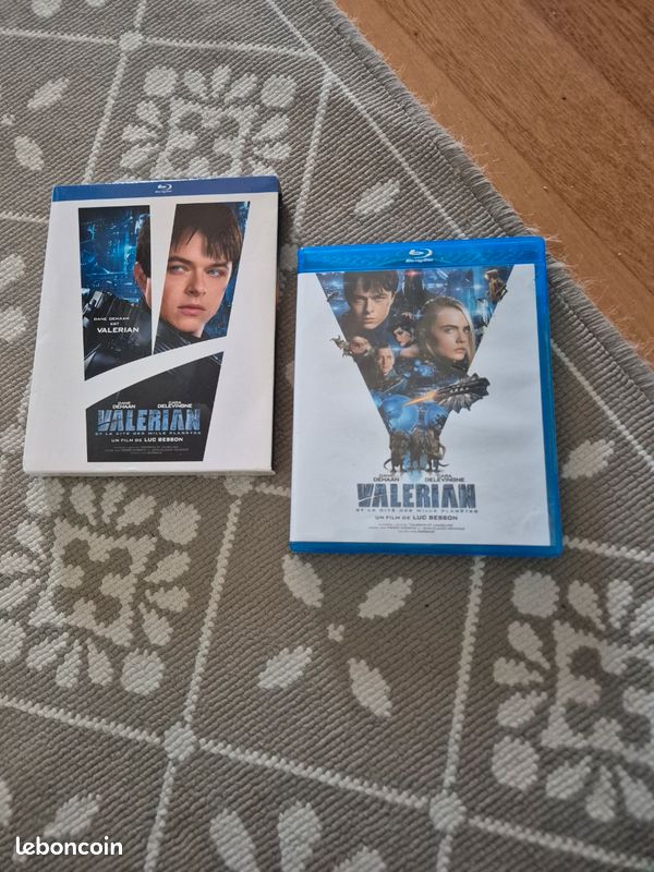Coffret Valerian + cadeau
2 galettes avec bonus + lot de cartes collector
En cadeau : dvd grand classique au choix
Double collector minority report, la chambre des officiers, le discours d'un roi (image 2)