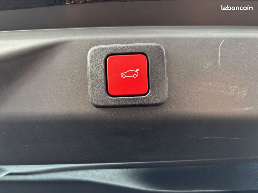 Peugeot 3008 (3) 1.2 HYBRID 145 E-DCS6 GT (image 7)