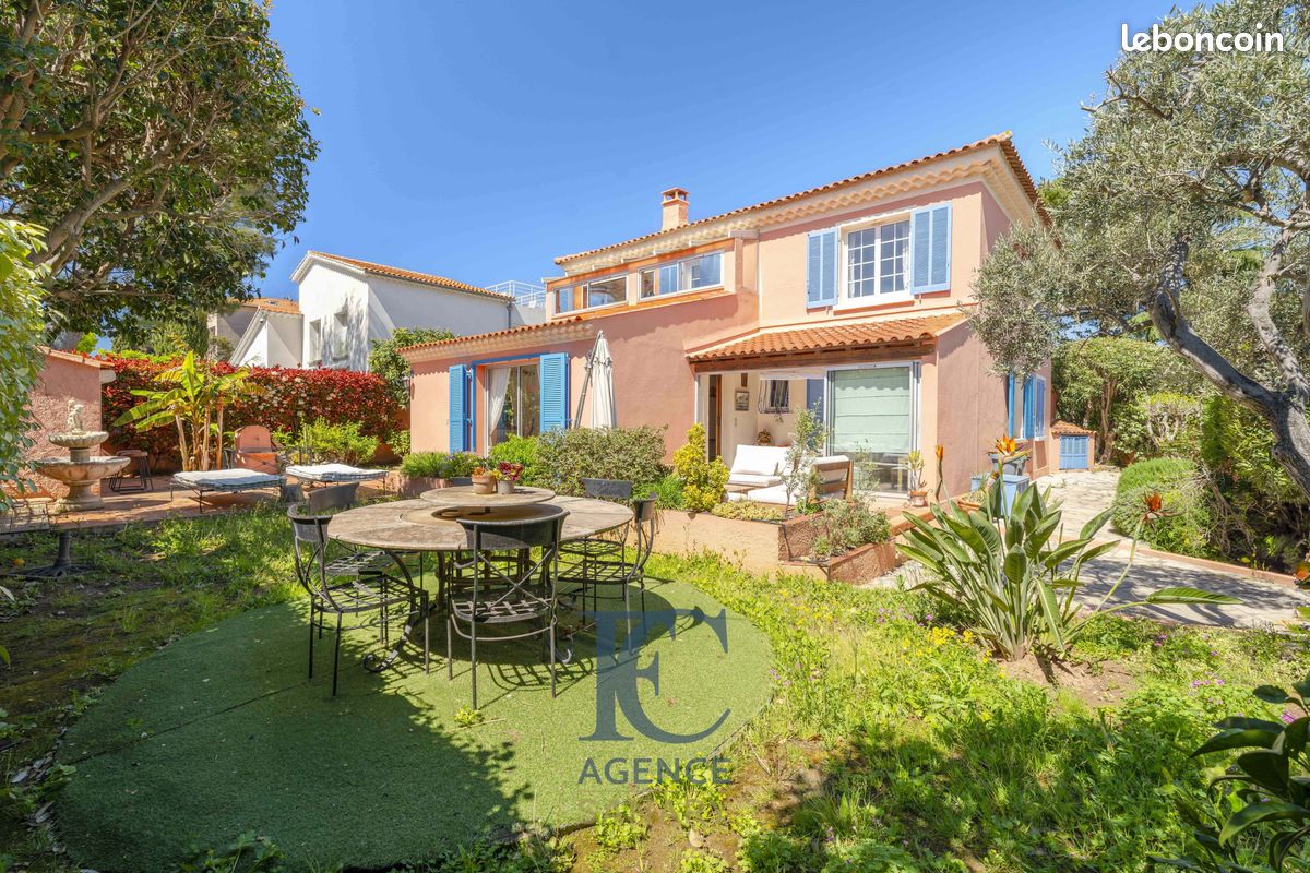 Maison 7 pièces 188 m² · à Sanary-sur-Mer · 188 m² · 1 699 000 €
