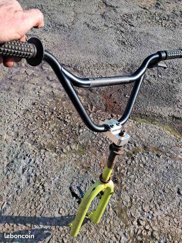 Guidon BMX Vintage Huffy Chrome Avec Serrure, Embouts Et Poignées En Peau De Lézard – Occasion – Old School