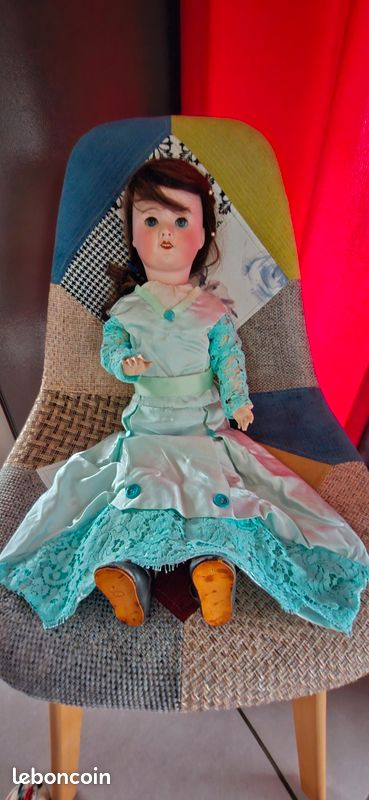 Poupée Ancienne Tête Porcelaine Jumeau Corps Boite Robe
