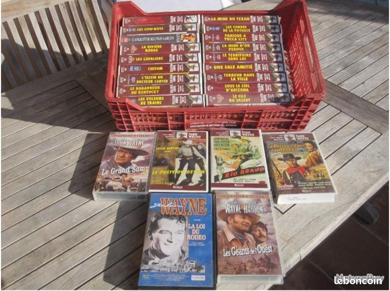 24 cassettes filmes John Wayne (image 1)