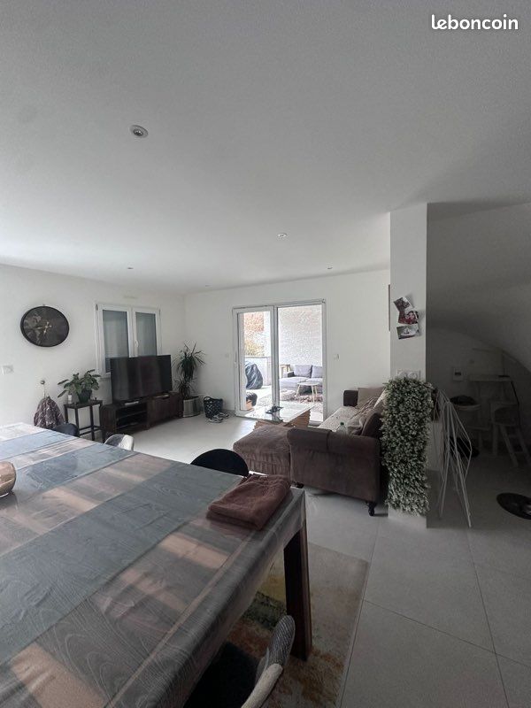 Maison 5 pièces 123 m² · à Valserhône · 123 m² · 1 890 €/mois