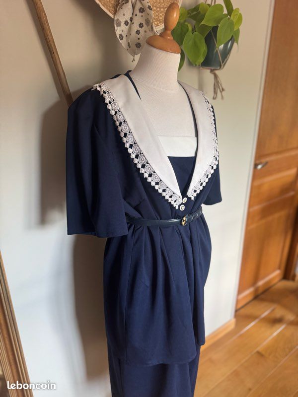 Robe bleu marine écru rouge fleurie trapèze Chic Marine