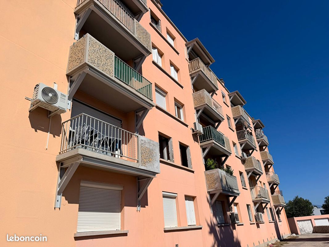 Appartement 4 pièces 64 m² · à Orange · 64 m² · 94 000 €