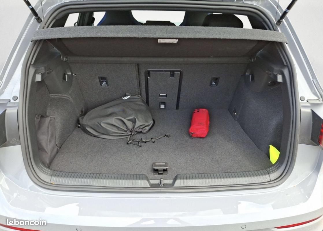 Volkswagen Golf GTE 272 BLACK STYLE (20KW) HYBRIDE RECHARGEABLE / CAMÉRA 360° AFF TETE HAUTE REGU... (image 12)
