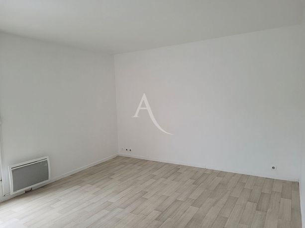 Appartement a louer  - 1 pièce(s) - 24.65 m2 - Surfyn
