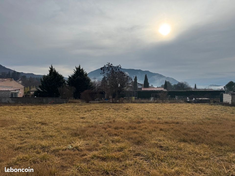 Terrain 1 061 m² Sisteron · 115 000 €