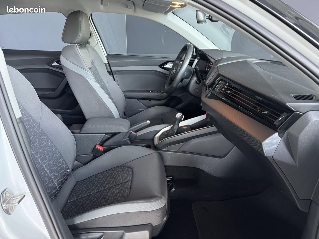 AUDI A1 Sportback 30 TFSI 110 ch S tronic 7 Advanced 2 (image 4)