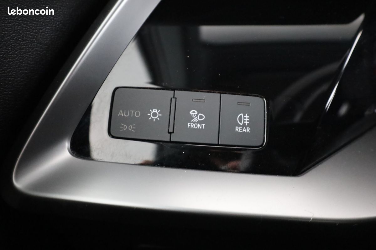 Audi A3 Sportback 45 TFSIe Competition S Tronic 245 ch (image 25)