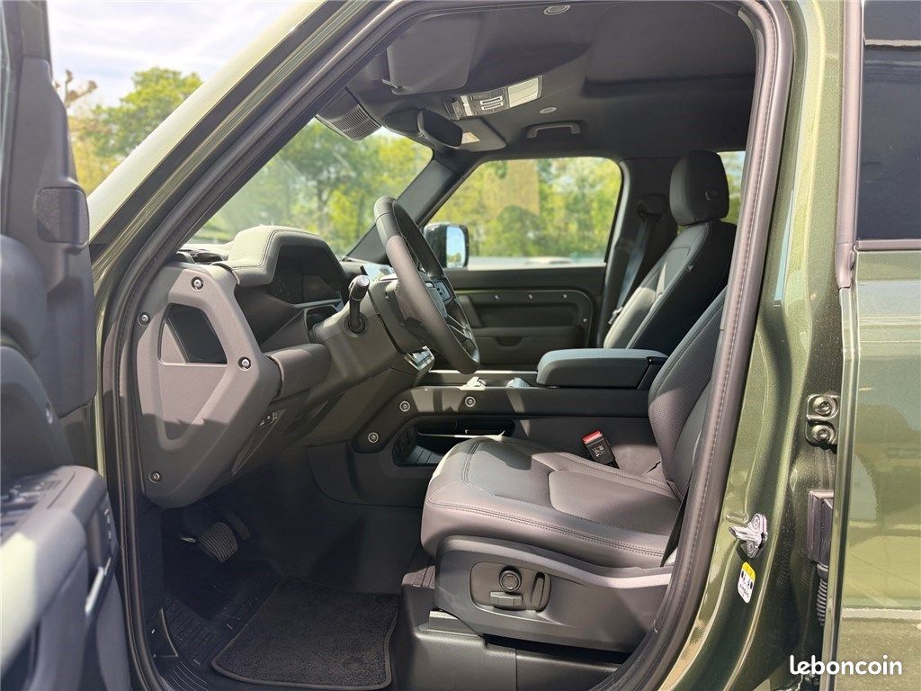 Land Rover Defender PHEV 110 X-Dynamic SE (image 7)