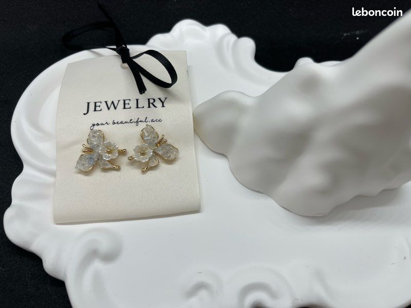 Boucle d’oreille (image 8)