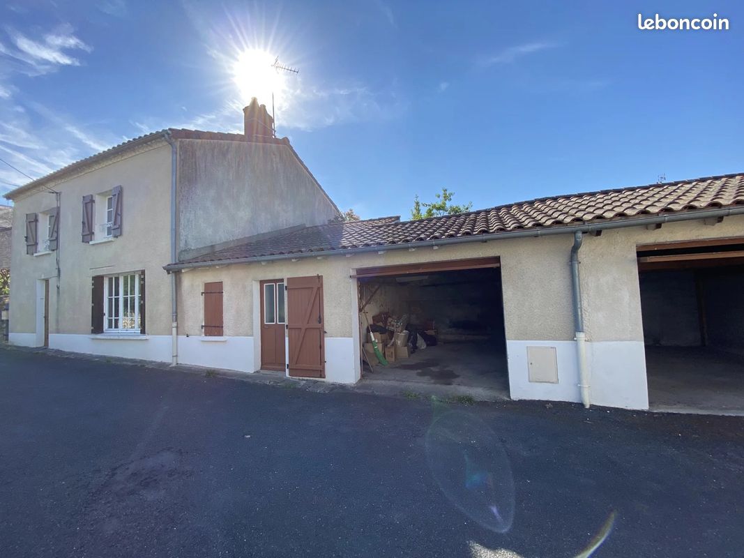 Maison 6 pièces 112 m² · à Le Dorat · 112 m² · 77 000 €