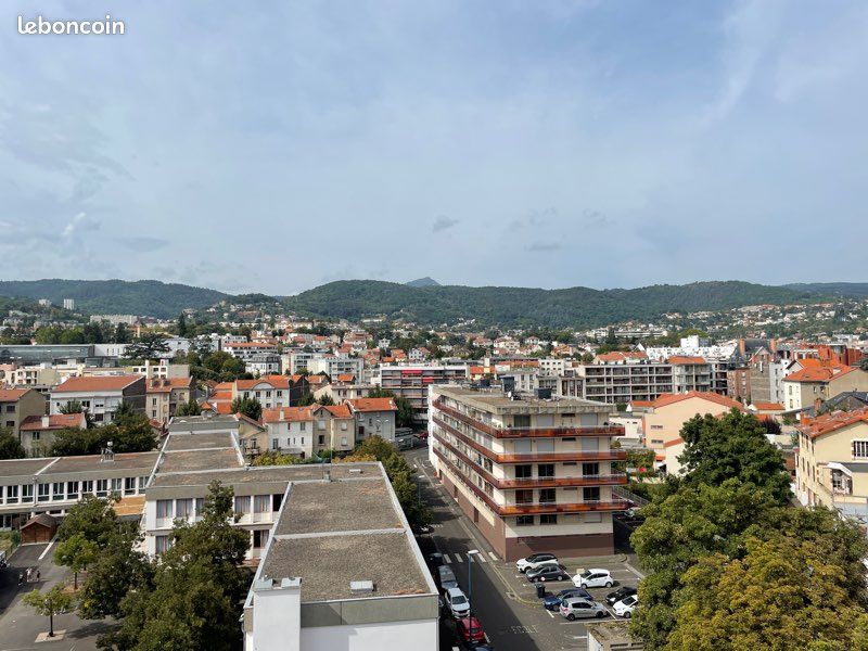 Parking 3 pièces 65 m² · à Clermont-Ferrand · 65 m² · 880 €