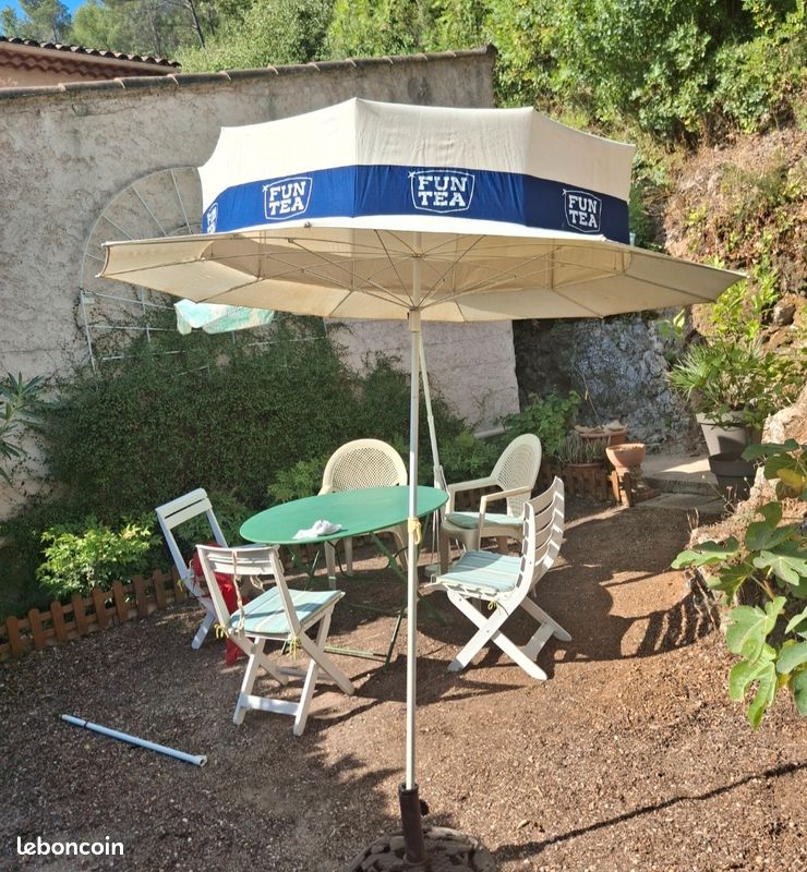 Ancien Parasol publicitaire (image 1)