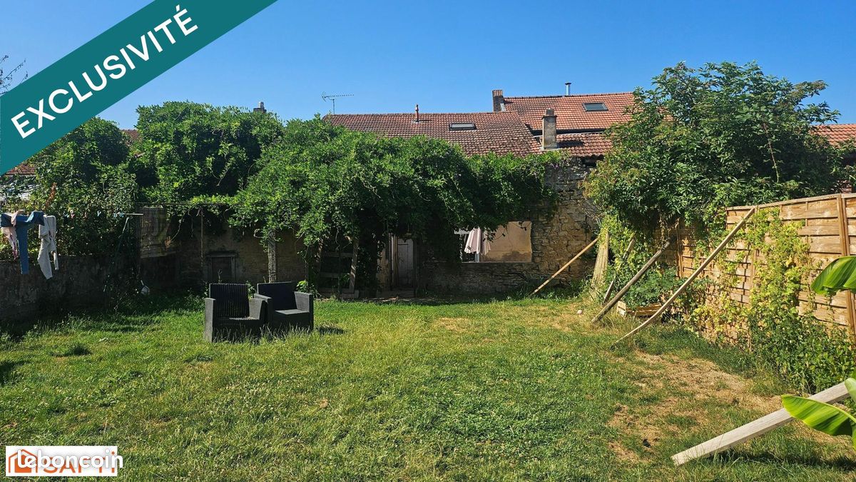 Maison 8 pièces 132 m² · à Saint-Clément · 132 m² · 125 000 €