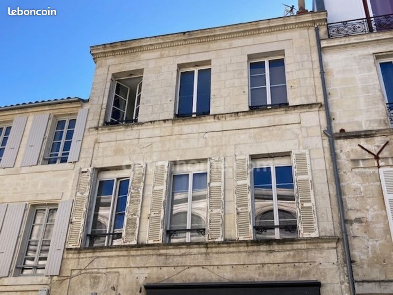 Immeuble 130 m² · à Rochefort · 130 m² · 542 000 €