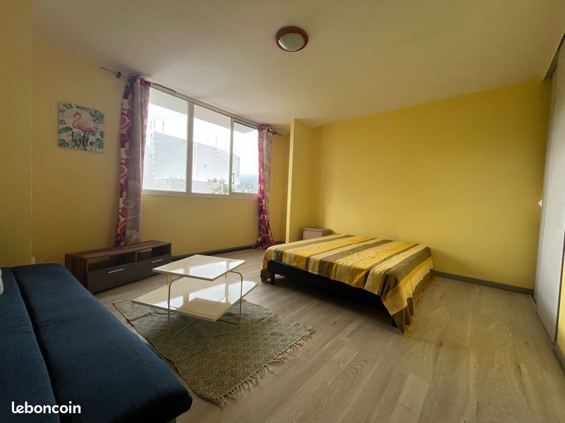 Appartement 1 pièce 27 m² · à Saint-Denis · 27 m² · 650 €