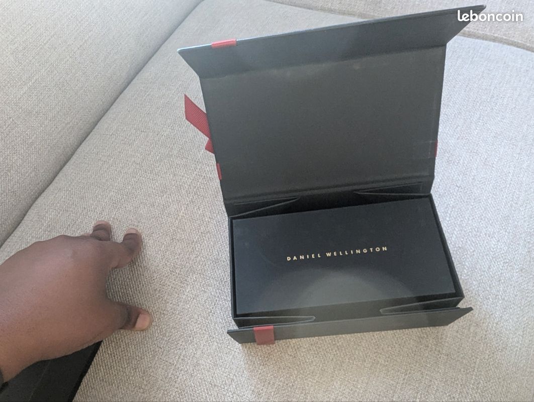 Montre dorée Daniel Wellington (image 2)