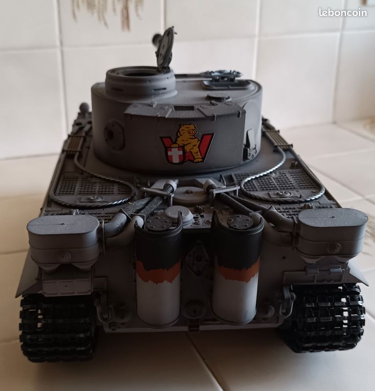 Char rc 1 16 chenilles metal dans véhicules militaires