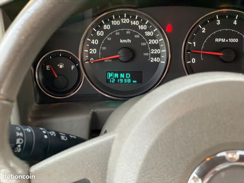 Jeep COMMANDER 3.0 CRD LIMITED + TREUIL ELECTRIQUE + PARE-CHOCS OFF-ROAD RENFORCE (image 26)