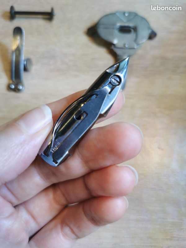 Navette vibrante pour machine à coudre (image 1)