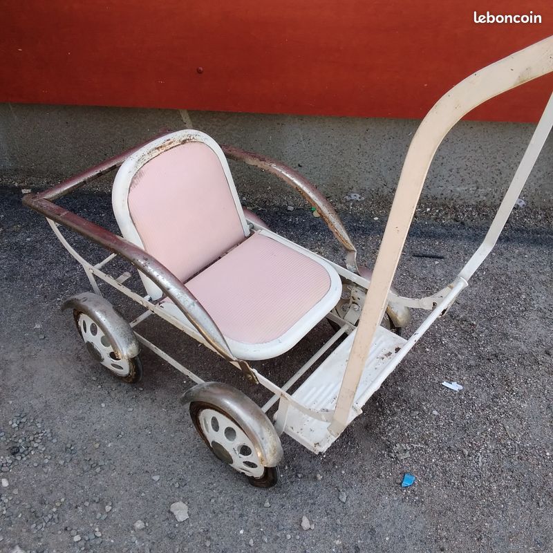 JOUET ANCIEN. JOLIE poussette ancienne avec baigneur, années 40/50 EUR 120,00 - FR