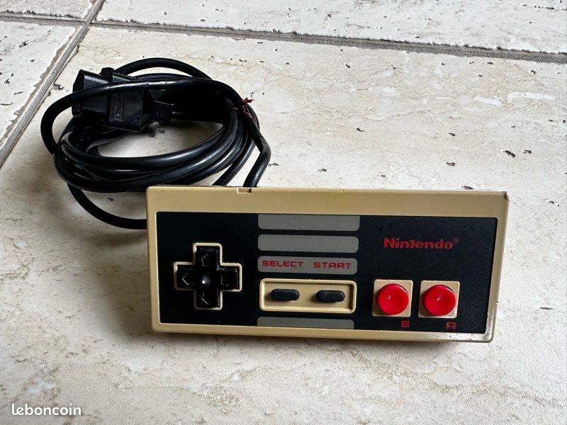 Manette Nintendo NES originale – modèle NES-004E (image 1)