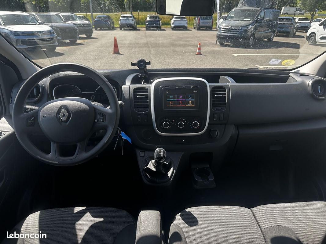 Renault TRAFIC III COMBI L1 2.0 DCI 120CH S&S ZEN 9 PLACES (image 11)