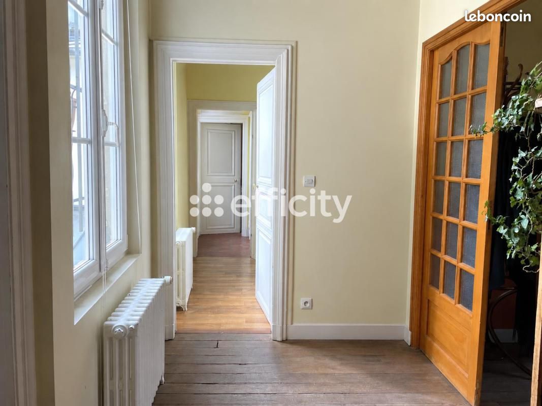 Appartement 5 pièces 100 m² · à Clermont · 100 m² · 215 000 €