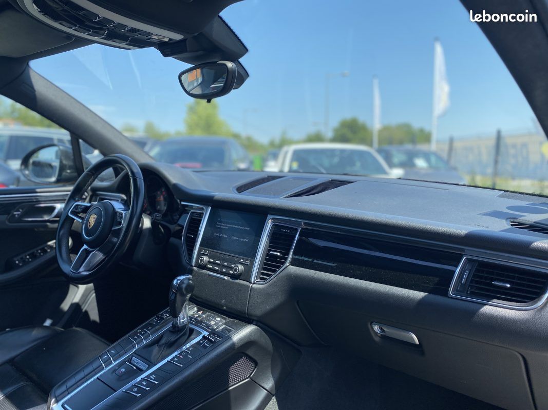 PORSCHE MACAN S 3.0D 258Ch PDK7 / Toit Ouvrant - Sièges électriques à mémoires (image 5)
