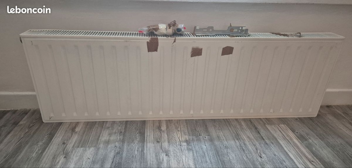 Grand radiateur eau chaude (image 1)