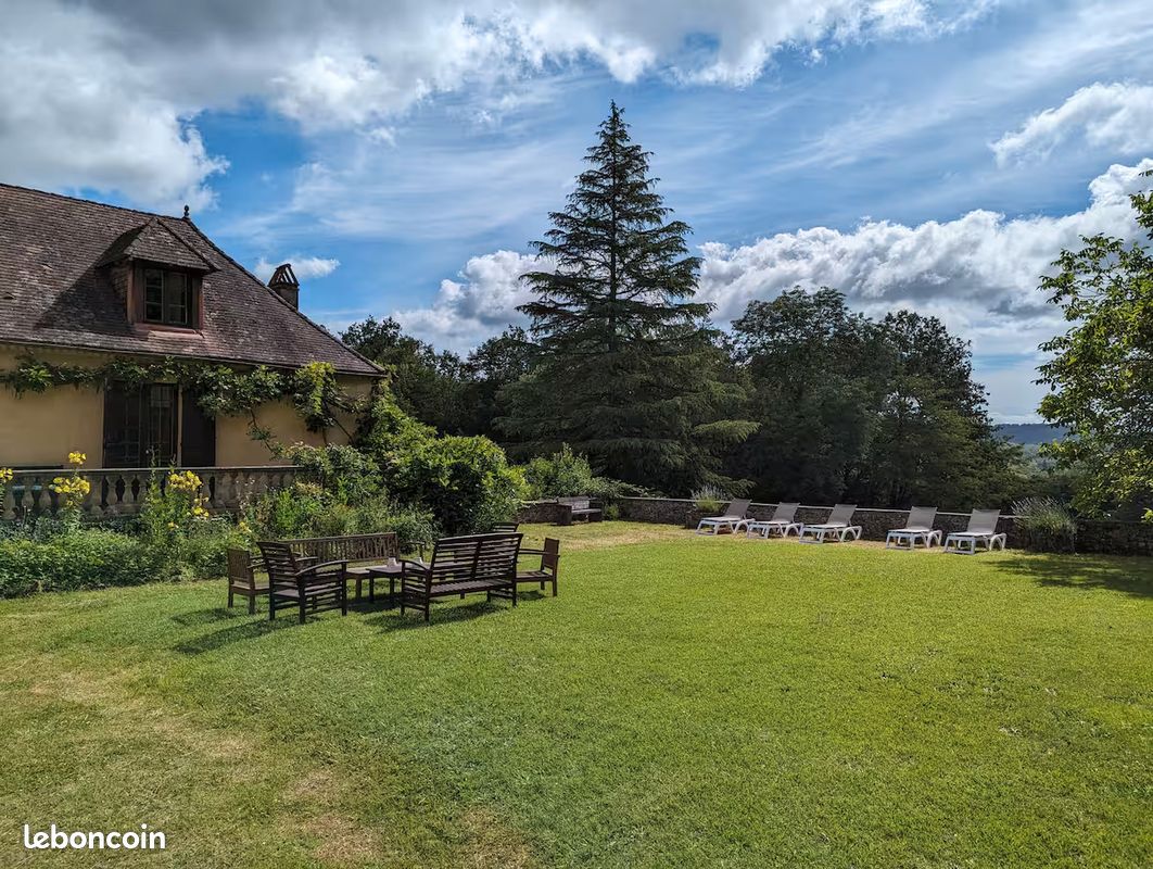 Maison 15 pièces 380 m² · aux Eyzies · 380 m² · 596 000 €