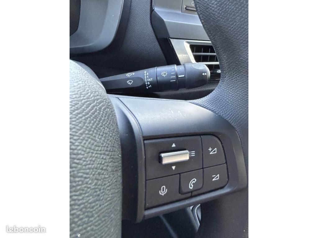 CITROEN C4 FEEL PURETECH 100ch *7 276km (image 14)