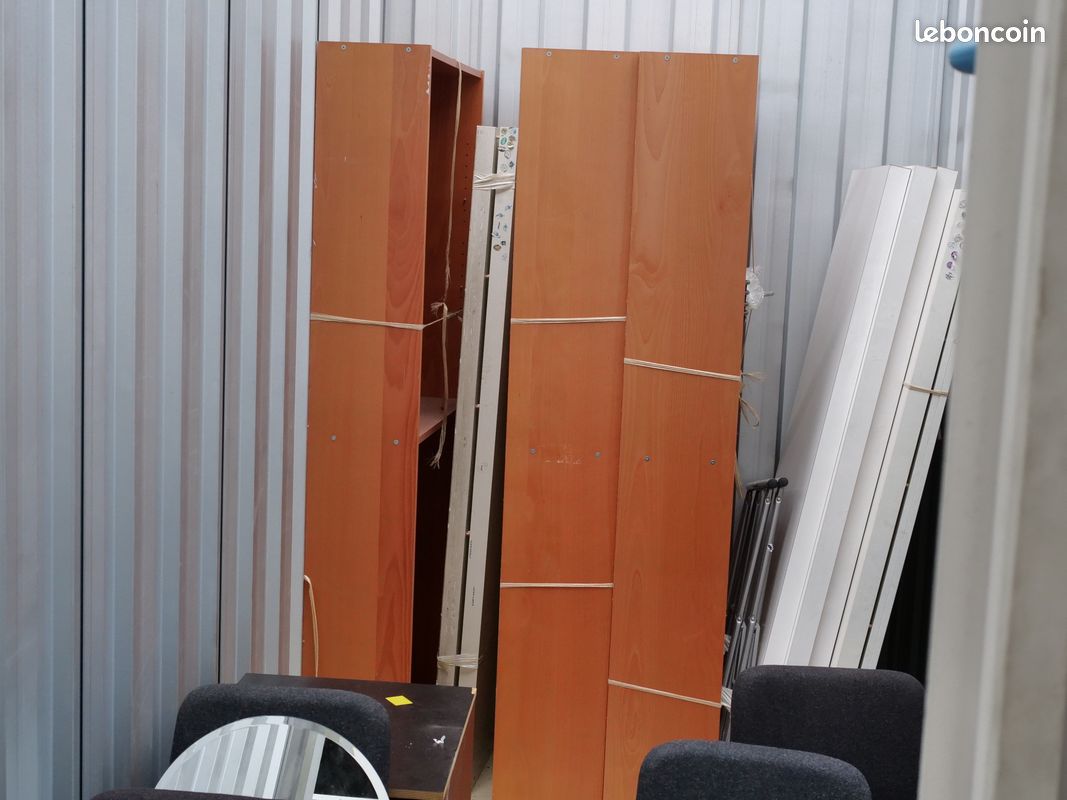 Nous donnons un lot de meubles (à prendre intégralement seulement) (image 1)