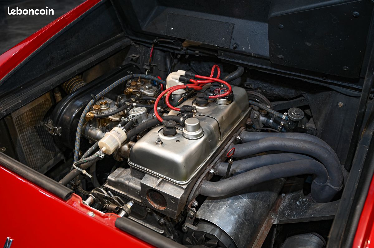 ALPINE A310 1600 VF 4 cylindres 125ch BVM5 / Conversion carburateurs 45 Weber / Rouge / Intérieur cuir noir / N° série 21532 (image 15)