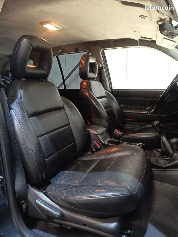 4x4 Opel Frontera 🌟 Belle Configuration 🌟 ⚙️ GROS TREUIL - Cuir - Sièges chauffants - Attelage - 8 roues - Reprise possible de votre véhicule (image 7)